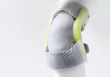 Mixo-suit knee component with yellow artificial muscles